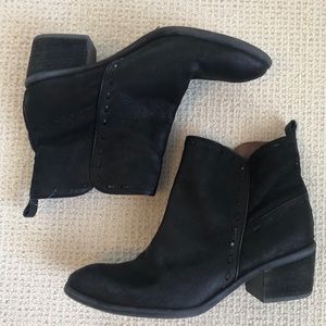 Donald Pliner Booties